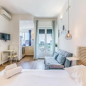 Ripa 127 Navigli , Milano Italia